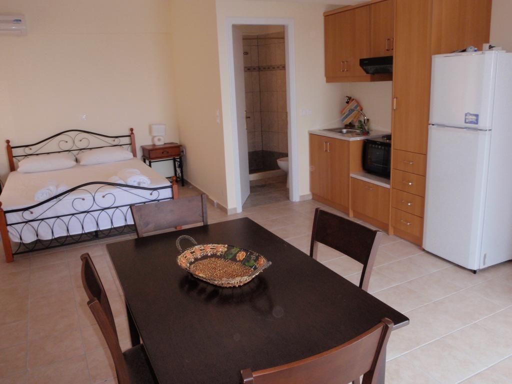 Afroksilia Apartment Katouna Exterior photo
